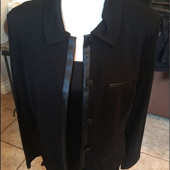 CABI TAILORED Leather Trimmed Jacket! - Picture 2 of 16